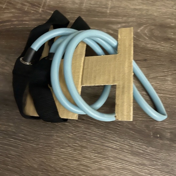 NEW Tone it Up Flex Band - Picture 3 of 4